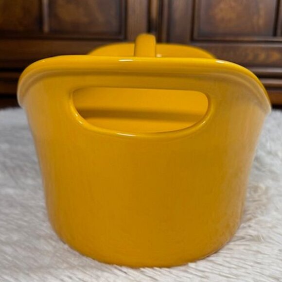 NWOT Rachael Ray Yellow 2qt Oval Handled Baking Dish with Lid - Picture 4 of 11